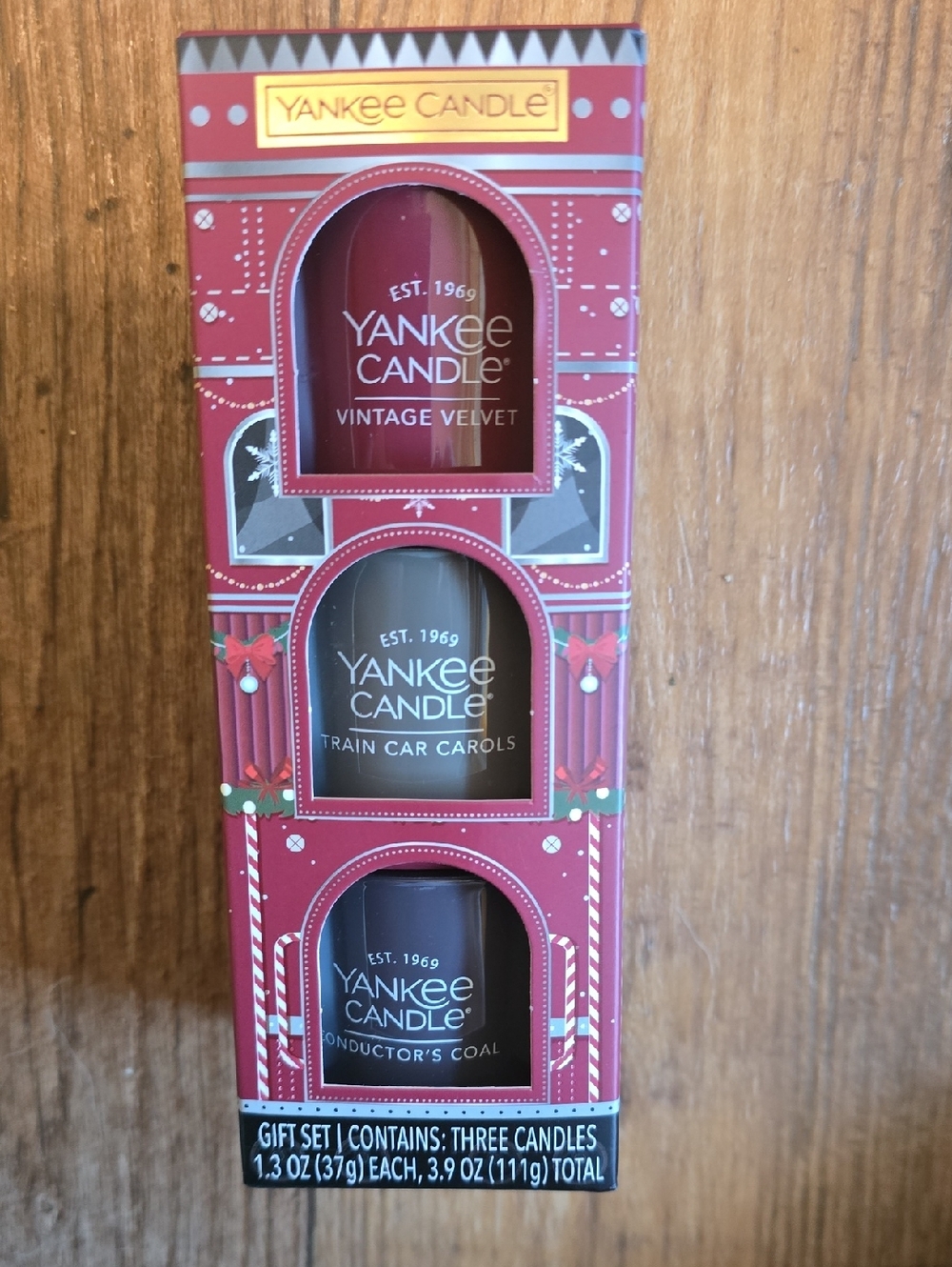 Yankee Candle Holiday Votive Trio - Red, Gray, Black